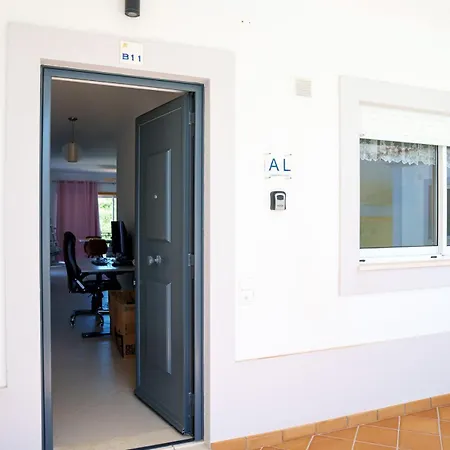 The Lazy Sunbathers, Del Rei, Obidos, B11