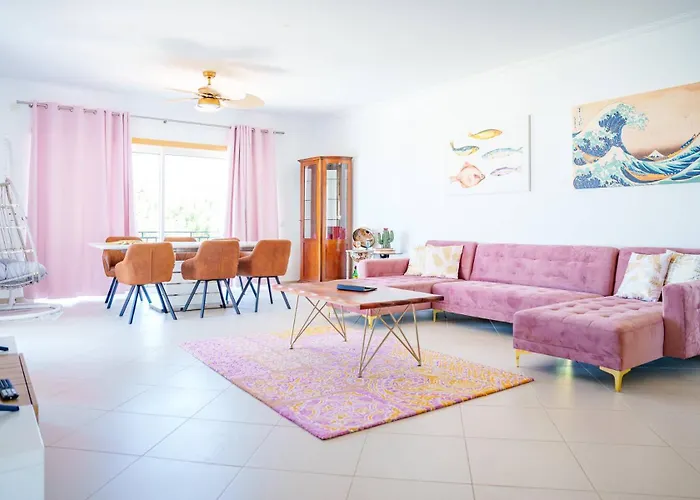 The Lazy Sunbathers, Del Rei, Obidos, B11 アパート *